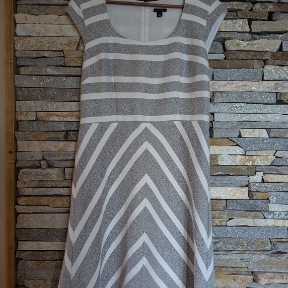 Gray Dress for Work or Play, Ann Taylor, Size 10 - Picture 3 of 7